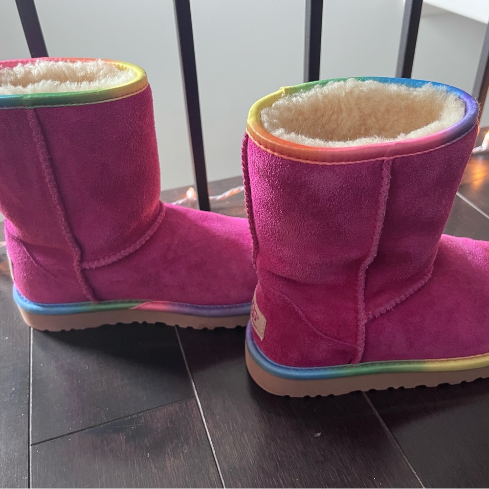 Ugg Size 5 - Picture 4 of 6